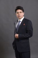 易卫中 照片