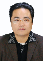张亚东 照片