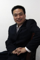 高俊 照片