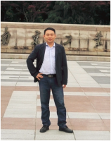 李辉 照片