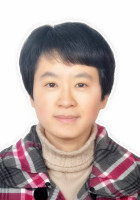 梁伟 照片