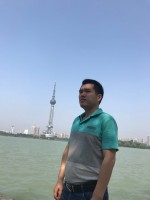 王健 照片