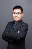 黄亮雄 照片
