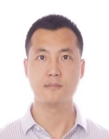李建 照片