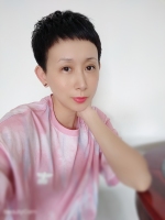 刘佳 照片