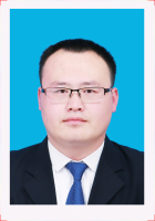 何兴 照片
