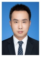 靳栋梁 照片