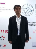仵希亮 照片