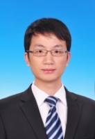 闫旭 照片
