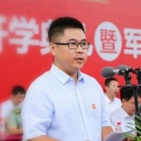 于飞 照片