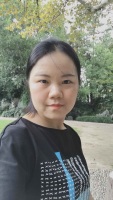 吴艾妮 照片