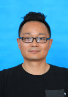 向雄伟 照片