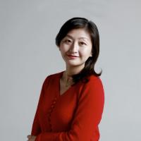 易奕 照片