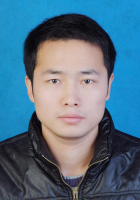 易志龙 照片