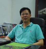 冯启理 照片