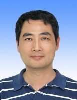 何生 照片