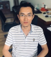黄家辉 照片