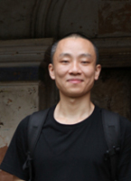 李亮 照片