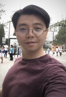 殷雷 照片