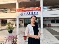 颜海娜 照片