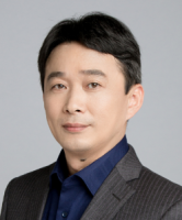 郭子雄 照片