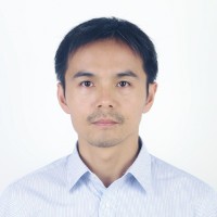 何毓辉 照片
