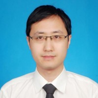 黄亮 照片