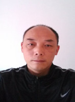 卢标 照片