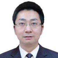 李中伟 照片