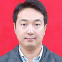 李威 照片