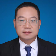 梁琨 照片