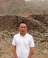 李华东 照片