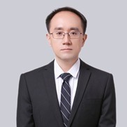 王侃 照片