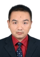 雷标 照片