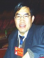 何启盖 照片