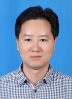 何进 照片