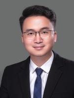 李英俊 照片