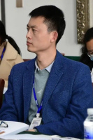 何安平 照片