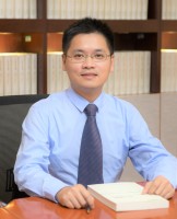 黄振华 照片