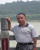 刘亚 照片