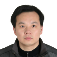 易明 照片