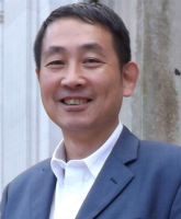 于立 照片