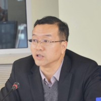 严俊 照片