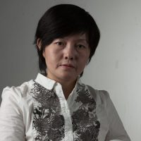 江明 照片