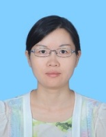 何学佳 照片