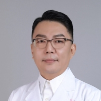 梁蔚波 照片