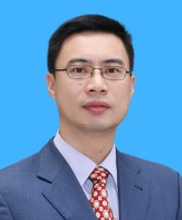 王华 照片