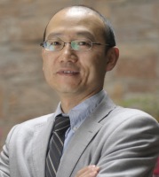 王霄 照片