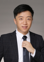 严子中 照片