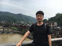 鲁毅 照片